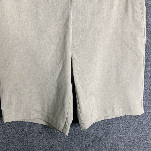 Nicklaus Bermuda Golf Shorts Beige NWOT Light Weight Sun Protection Size 36 - Picture 3 of 10